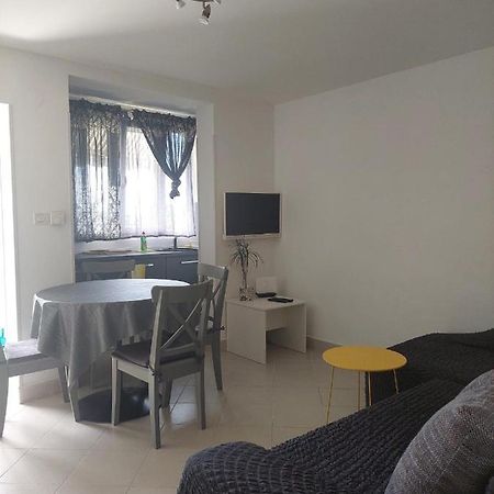 Apartman Katarina Leilighet Cres Eksteriør bilde